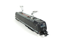 Laden Sie das Bild in den Galerie-Viewer, Roco (Trix Express Umbau) H0 Elektrolokomotive BR 185 der MRCE 69807 OVP Bastler