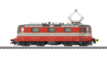 Laden Sie das Bild in den Galerie-Viewer, Märklin H0 Elektrolokomotive Re 4/4 II, 1. Bauserie SBB mfx+ sound 38420 neu OVP
