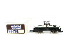 Laden Sie das Bild in den Galerie-Viewer, Märklin Z US-Güterwagen Tank Car UNION CARBIDE 8676 OVP