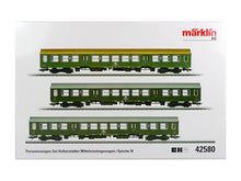 Laden Sie das Bild in den Galerie-Viewer, Märklin H0 Halberstädter Mitteleinstiegswagen Set DR 42580 neu OVP