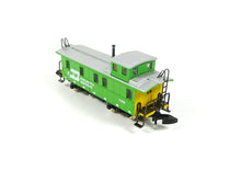 Laden Sie das Bild in den Galerie-Viewer, Märklin Z Güterzugbegleitwagen USA, Caboose der Burlington Northern 8670 OVP