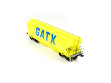 Laden Sie das Bild in den Galerie-Viewer, NME H0 Getreidewagen Tagnpps 95m³ GATX neongrün 525654 AC neu OVP