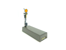 Laden Sie das Bild in den Galerie-Viewer, Signal Vorsignal Vr 0 / Vr 1 / Vr 2 mfx DCC m. stellbarer Scheibe u. Zusatzflügel, Märklin H0 70382 neu