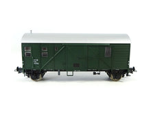 Laden Sie das Bild in den Galerie-Viewer, Roco H0 gedeckter Güterwagen Güterzugbegleitwagen ÖBB 46967 OVP