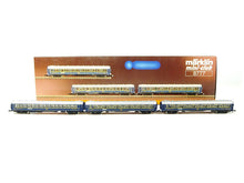 Laden Sie das Bild in den Galerie-Viewer, Märklin Z Schlafwagen-Set Orient Express 3-teilig DB 8777 OVP