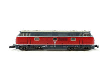 Laden Sie das Bild in den Galerie-Viewer, Märklin Z Diesellokomotive BR 221 DB 8820 OVP - Bastler