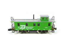 Laden Sie das Bild in den Galerie-Viewer, Märklin Z Güterzugbegleitwagen USA, Caboose der Burlington Northern 8670 OVP
