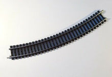 Laden Sie das Bild in den Galerie-Viewer, K Gleis Gleise gebogen, 10 x Märklin H0 2231 neu, OVP