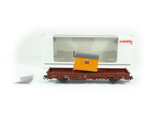 Laden Sie das Bild in den Galerie-Viewer, Güterwagen Flachwagen mit Bauwagen Märklin H0 00753 OVP