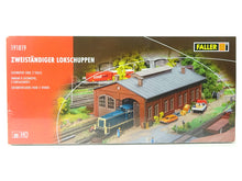 Laden Sie das Bild in den Galerie-Viewer, Faller H0 Modellbahn Bausatz Zweiständiger Lokschuppen 191819 neu OVP
