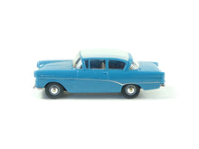 Laden Sie das Bild in den Galerie-Viewer, Brekina 1:87 Modellauto Opel Record hellblau