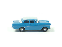 Laden Sie das Bild in den Galerie-Viewer, Brekina 1:87 Modellauto Opel Record hellblau