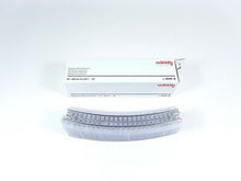 Laden Sie das Bild in den Galerie-Viewer, Märklin H0 C Gleis Gleise gebogen transparent 20196 x 6 R1 wie 24130 neu, OVP