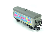 Laden Sie das Bild in den Galerie-Viewer, Märklin H0 Start up Club Jahreswagen 2024 Graffiti 47624 neu OVP