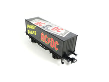 Laden Sie das Bild in den Galerie-Viewer, Märklin H0 Containerwagen Moneytalks AC/DC 44832 neu OVP