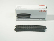 Laden Sie das Bild in den Galerie-Viewer, C Gleis Gleise gebogenen kurz R 2, 6 Stück Märklin H0 24215 neu, OVP
