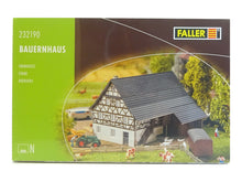 Laden Sie das Bild in den Galerie-Viewer, Modellbau Bausatz Bauernhaus, Faller N 232190 neu OVP