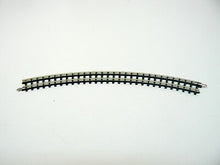 Laden Sie das Bild in den Galerie-Viewer, Gleis Mini-Club gebogen, Radius 145 mm 45°, 10 x Märklin Z 8510 neu, OVP