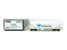 Laden Sie das Bild in den Galerie-Viewer, Güterwagen Getreidesilowagen Uagpps 80m³ Total Care weiß, NME H0 513656 AC neu OVP