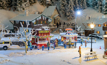 Laden Sie das Bild in den Galerie-Viewer, Modellbau 2 Weihnachtsmarktbuden Lebkuchen & Mini-Cafe, Faller H0 134001 neu