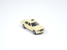 Laden Sie das Bild in den Galerie-Viewer, Herpa 094184, MB E-Klasse W124 Taxi (Basic), 1:87, neu, OVP