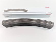 Laden Sie das Bild in den Galerie-Viewer, C Gleis Gleise gebogen R 5, 6 x Märklin H0 24530 neu, OVP