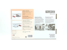 Laden Sie das Bild in den Galerie-Viewer, Bausatz Modellbau Tankstelle 50er Jahre, Faller H0 130590, neu
