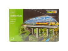 Laden Sie das Bild in den Galerie-Viewer, Bausatz Modellbau Brücke Beton Faller N 222571 neu
