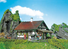 Laden Sie das Bild in den Galerie-Viewer, Faller H0 130277, Fachwerkhaus, neu, OVP