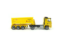 Laden Sie das Bild in den Galerie-Viewer, Herpa H0 942843, MB Arocs Schmitz Absetzkipper, neu, OVP