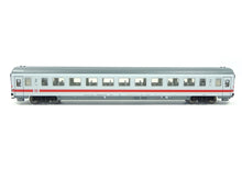 Laden Sie das Bild in den Galerie-Viewer, Personenwagen IC Großraumwagen, DB AG, Trix H0 23140 neu, OVP