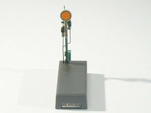 Laden Sie das Bild in den Galerie-Viewer, Vorsignal mfx DCC m. stellbarer Scheibe u. Zusatzflügel, Märklin H0 70381 neu