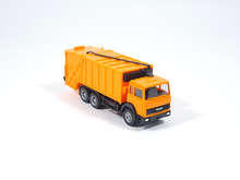 Laden Sie das Bild in den Galerie-Viewer, Herpa 309554, MB Schörling Kehrfahrzeug (Basic), 1:87, neu, OVP