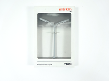 Laden Sie das Bild in den Galerie-Viewer, Modellbahn Lampe Peitschenleuchte doppelt, Märklin H0 72801 neu, OVP