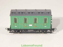 Laden Sie das Bild in den Galerie-Viewer, Egger Bahn H0e 2007 (Jouef), Abteilwagen, grün, unbespielt