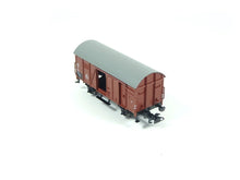 Laden Sie das Bild in den Galerie-Viewer, Modelleisenbahn Güterwagen gedeckt DB braun, Märklin aus 29074 neu
