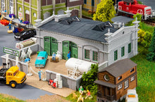 Laden Sie das Bild in den Galerie-Viewer, Modellbau Bausatz Werkstatt Pfaff, Faller H0 191777 neu