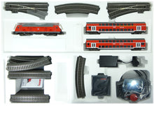 Laden Sie das Bild in den Galerie-Viewer, Digital Startpackung Regional Express Diesellok BR 245 DB + 2 Doppelstockwagen, Märklin H0 29479 neu OVP
