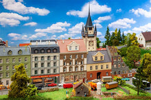 Laden Sie das Bild in den Galerie-Viewer, Faller N 232324, Stadthäuser - Set 50er Jahre, neu, OVP