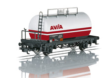 Laden Sie das Bild in den Galerie-Viewer, Kesselwagen Start up Mineralölwagen AVIA, Märklin H0 44404 neu, OVP