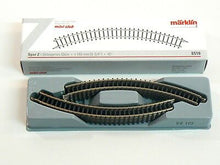 Laden Sie das Bild in den Galerie-Viewer, Gleis Mini-Club gebogen, Radius 145 mm 45°, 10 x Märklin Z 8510 neu, OVP