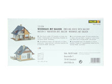 Laden Sie das Bild in den Galerie-Viewer, Bausatz Wohnhaus mit Balkon, Faller H0 131504, neu