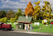 Laden Sie das Bild in den Galerie-Viewer, Bausatz Bahnwärterhaus, Faller H0 131502, neu
