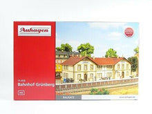 Laden Sie das Bild in den Galerie-Viewer, Auhagen 11413, Bahnhof Grünberg, Bausatz Spur H0, neu, OVP
