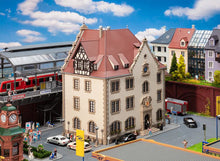 Laden Sie das Bild in den Galerie-Viewer, Bausatz Modellbau Amtsgericht, Faller H0 130651, neu
