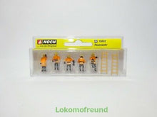 Laden Sie das Bild in den Galerie-Viewer, Noch H0 15022, Feuerwehr (orange Schutzanzüge), 5 Figuren, handbemalt, neu, OVP