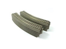 Laden Sie das Bild in den Galerie-Viewer, C-Gleis Gleise gebogen R1 12 Stück DC, Trix H0 62130 neu