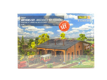 Laden Sie das Bild in den Galerie-Viewer, Modellbau Bausatz Aktions-Set Wagenhalle mit Zubehör, Faller H0 190069 neu