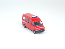 Laden Sie das Bild in den Galerie-Viewer, Herpa 094115, MB Sprinter ' 96 Bus Feuerwehr (Basic), 1:87, neu, OVP