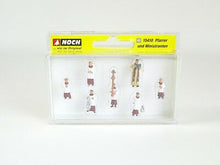 Laden Sie das Bild in den Galerie-Viewer, Noch H0 15410, Pfarrer und 6 Ministranten, neu, OVP